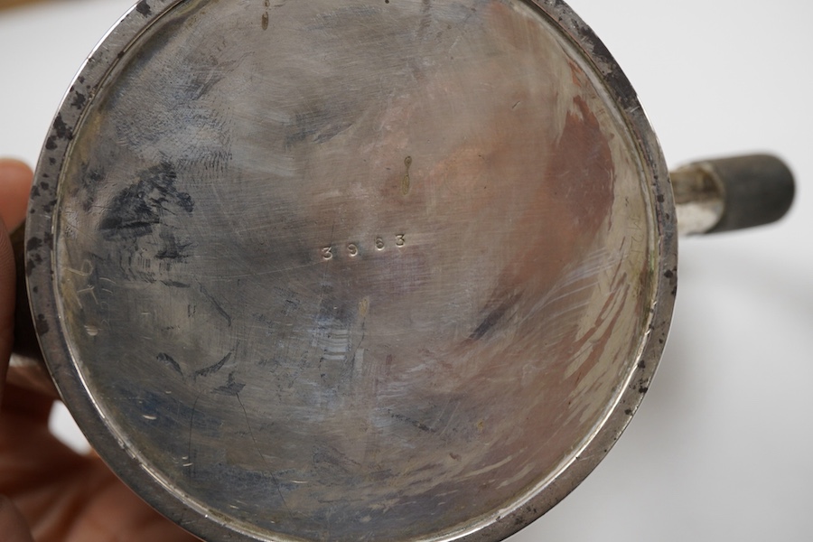 An Edwardian silver three piece bachelor's tea set, with reeded band, by Henry Stratford Ltd, Sheffield, 1909, gross weight 19oz.